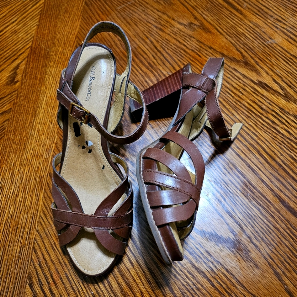 G.H. Bass and Co Women's Leather Vintage Style Sandal size 8